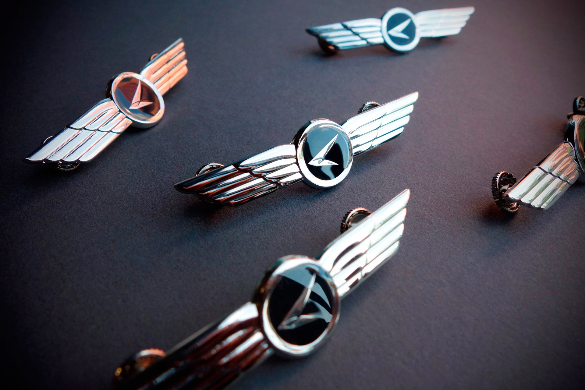 Авиакомпания Азимут, дизайн нагрудных знаков летного состава, design of flight crew badges for Azimuth Airlines